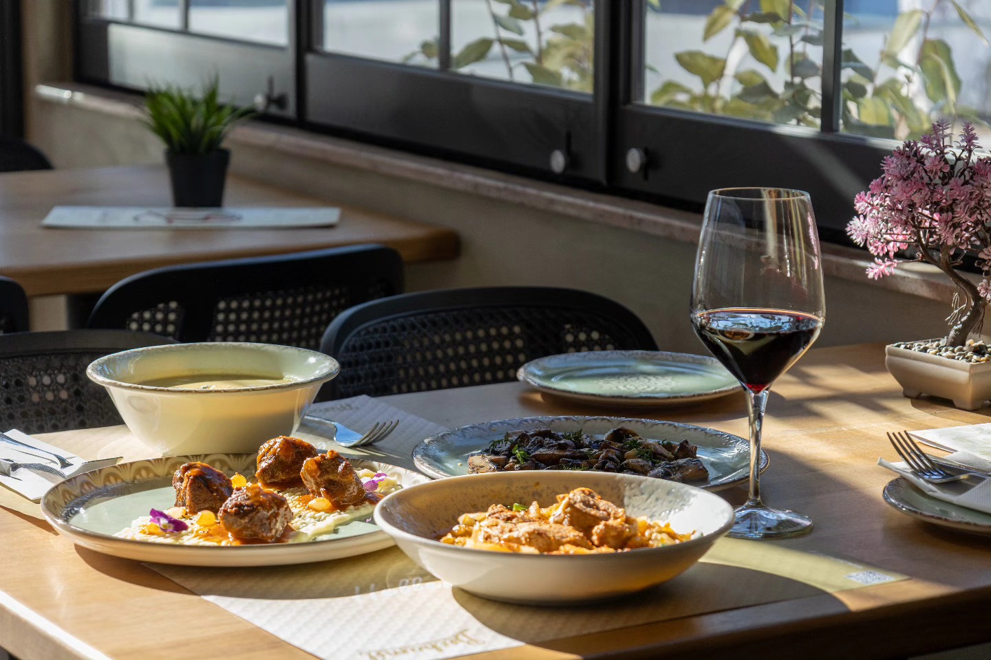 Εστιατόριο BECHAMEL Ελληνική κουζίνα