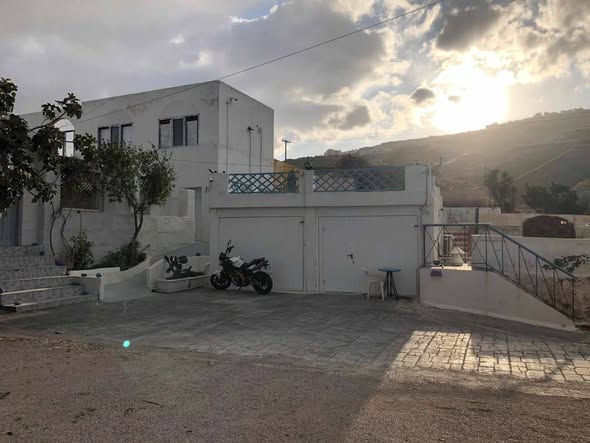 Νο 9 Πωλείται οικόπεδο