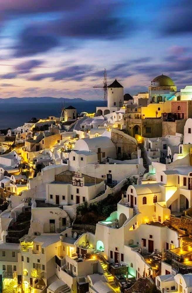 Σαντορινη ζητειται: Β Σερβιτόρου – Β Μάγειρα – Υποδοχή