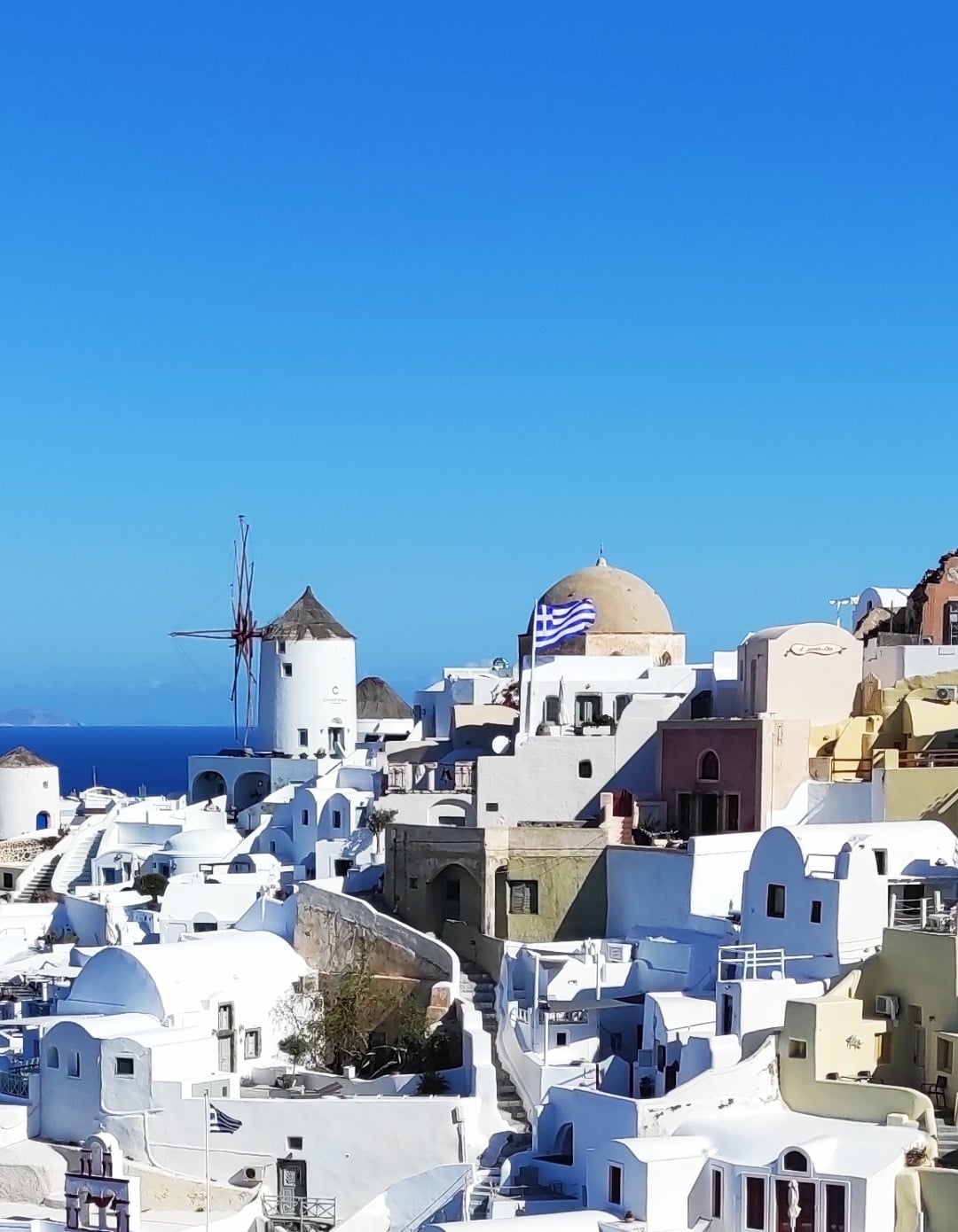 Σαντορινη ζητειται Σερβιτόρος / Σερβιτόρα