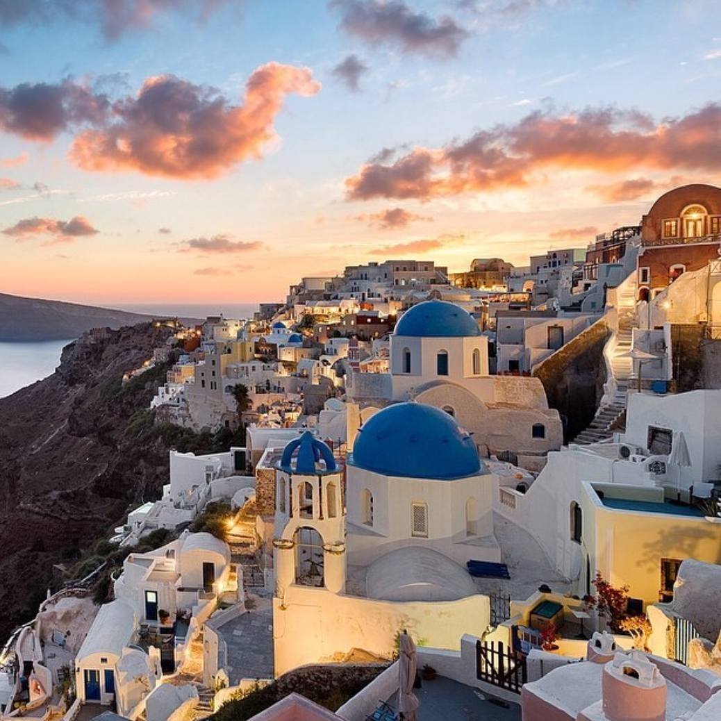 Σαντορινη Ζητείται οδηγός με δίπλωμα Δ