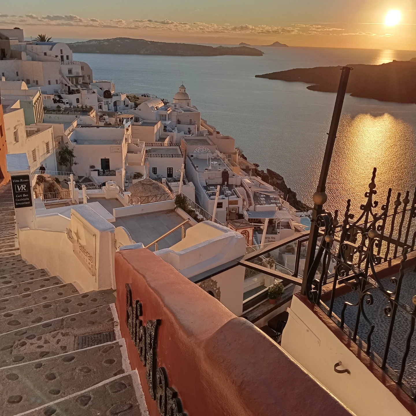 Σαντορινη Φηρα  ζητειται Μαγειρας