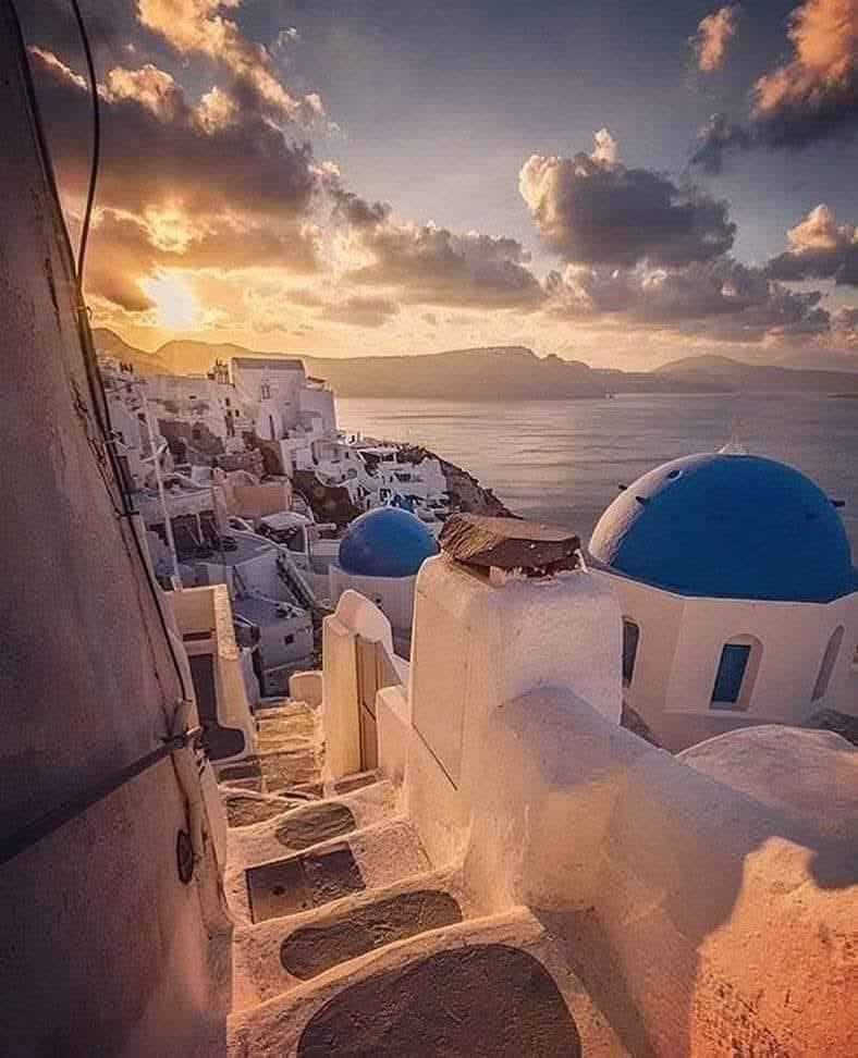 Σαντορινη ζητειται Νυχτερινος Ρεσεψιονιστ (Night Auditor)