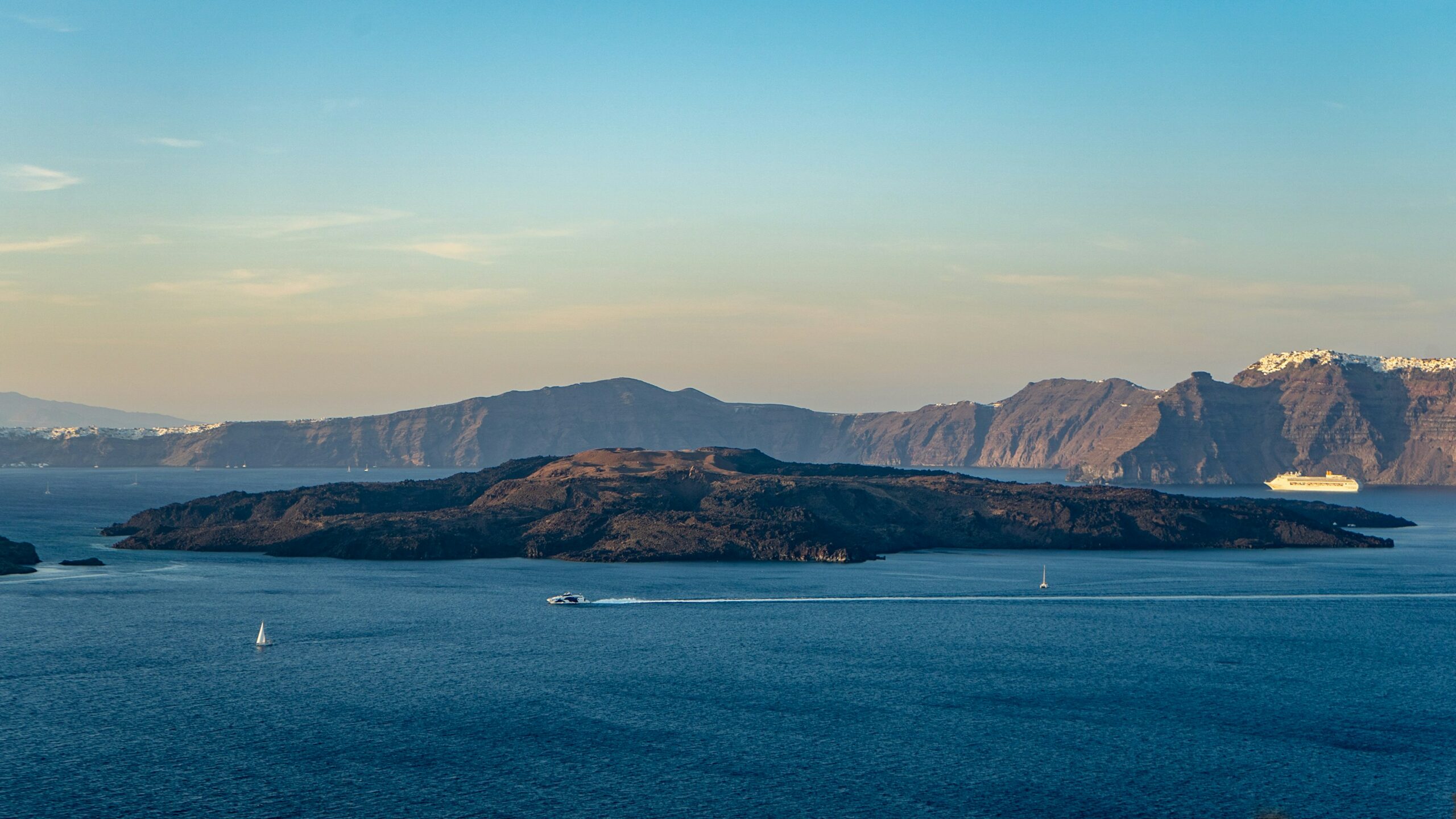 Σαντορίνη Οια ζητείται Β μάγειρας και Σερβιτόροι