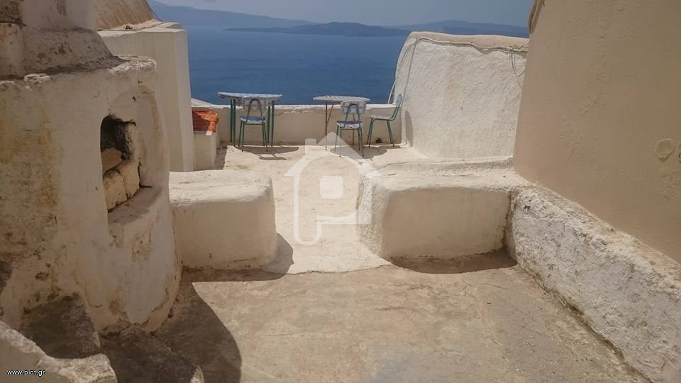 Μονοκατοικία Οια υποσκαφη για πώληση Κυκλάδες Σαντορίνη